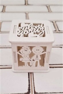 Evleniyoruz Yazılı Ahşap Kutu Beyaz Nikah Şekeri - Yapay Çiçek Sitesi