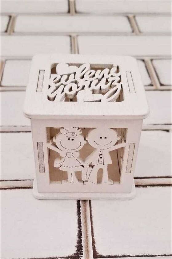 Evleniyoruz Yazılı Ahşap Kutu Beyaz Nikah Şekeri - 1