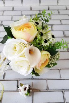 Gelin Buketi Dios Beyaz Gül Sarı Şakayık va Papatyalar Kokteyli 2li Set - Yapay Çiçek Sitesi