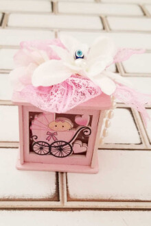 Kız Bebek Arabası Detaylı Ahşap Kutu Süslemeli Bebek Şekeri Kutusu - 3