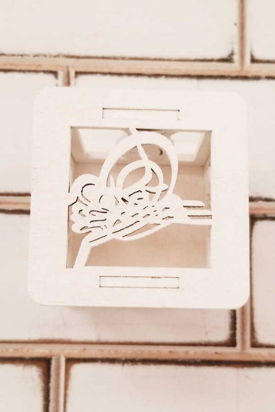 Lale Figürlü Ahşap Kutu Beyaz Nikah ve Kız Erkek Bebek Şekeri Kutusu - 3