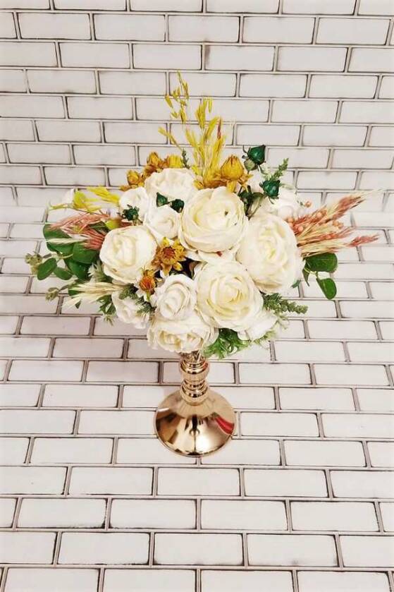 Merlin Beyaz Şakayık Güller ve Kuru Çiçek Şöleni Dekor Kız İsteme Hediyelik Aranjman Beyaz Sarı - 1